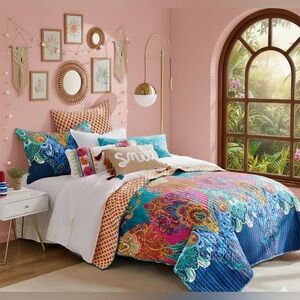 Levtex Home - beautiful Mackenzie Quilt Set - Twin/Twin XL Quilt